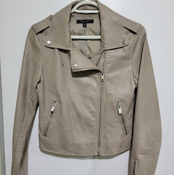 Never worn Romeo And Juliette Moto faux leather jacket. - Picture 3 of 10